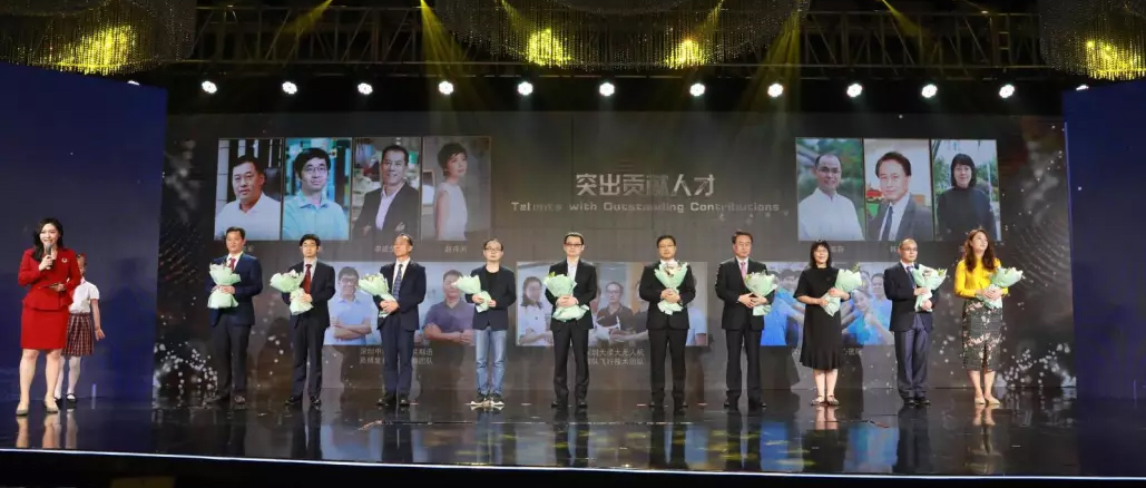 用一朵棉花改变天下，，，尊龙凯时董事长李建全获龙华“突出孝顺人才”奖