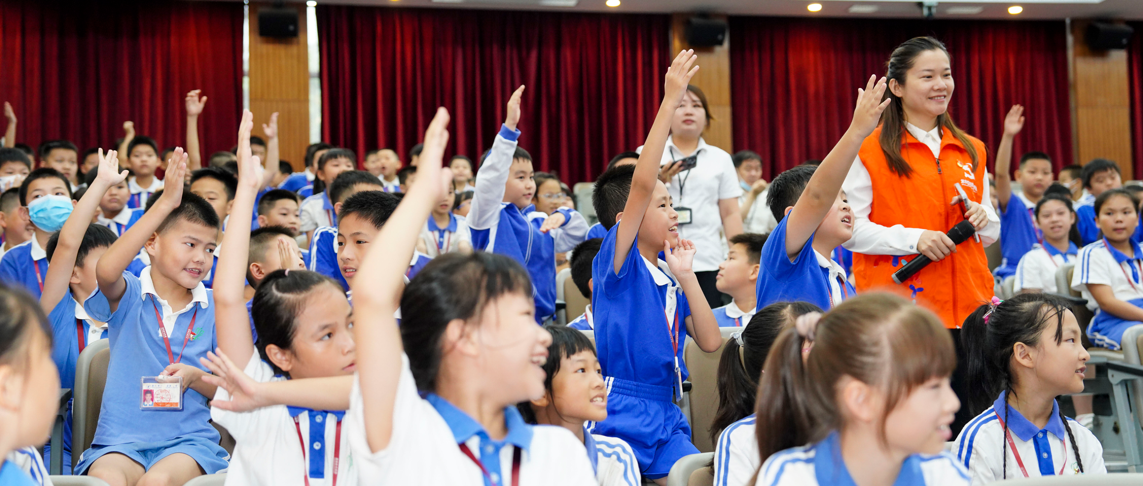 尊龙凯时暖童心公益活动，，，，康健课堂走进校园